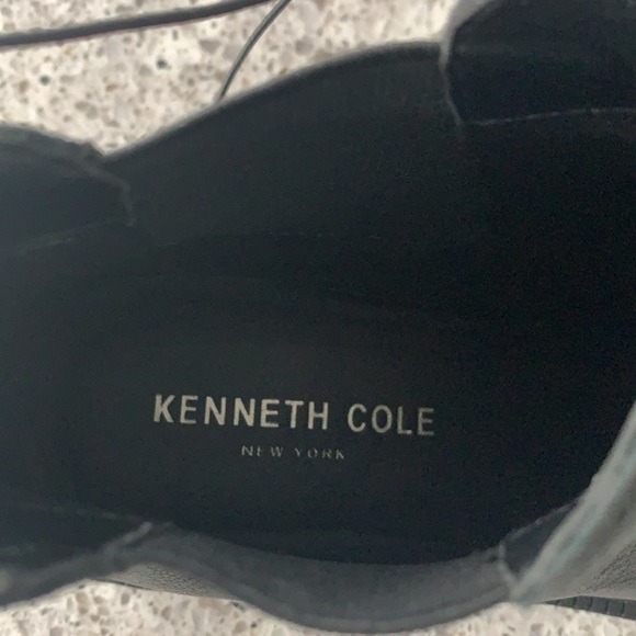 Kenneth Cole Black Pull On Booties - Picture 3 of 9